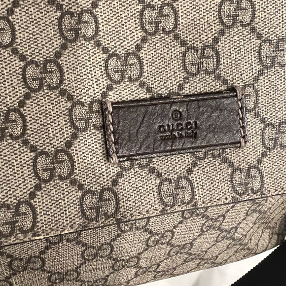 Gucci GG plus diaper bag with changing mat - Picture 10 of 11
